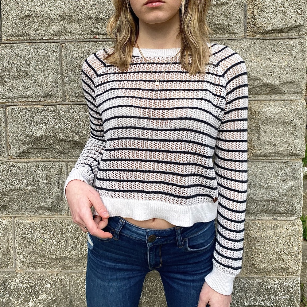 Black and white knitted sweater from Kendal & Kylie size S.